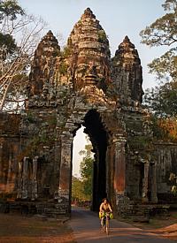 Une des quatre grandes portes d'«Angkor Thom»